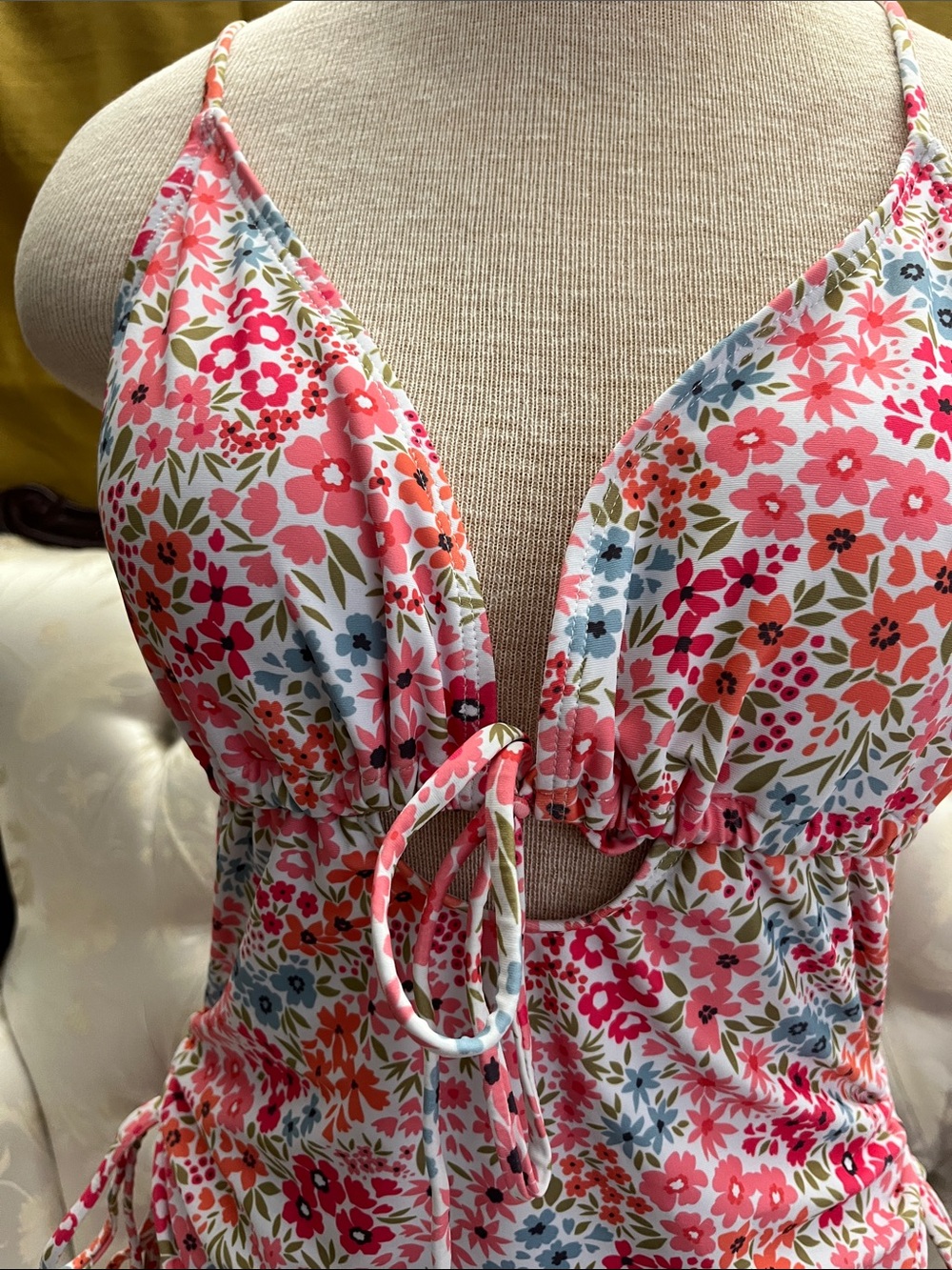 Source Unknown Pink Floral One-Piece Swimwear. NWOT - Picture 2 of 4